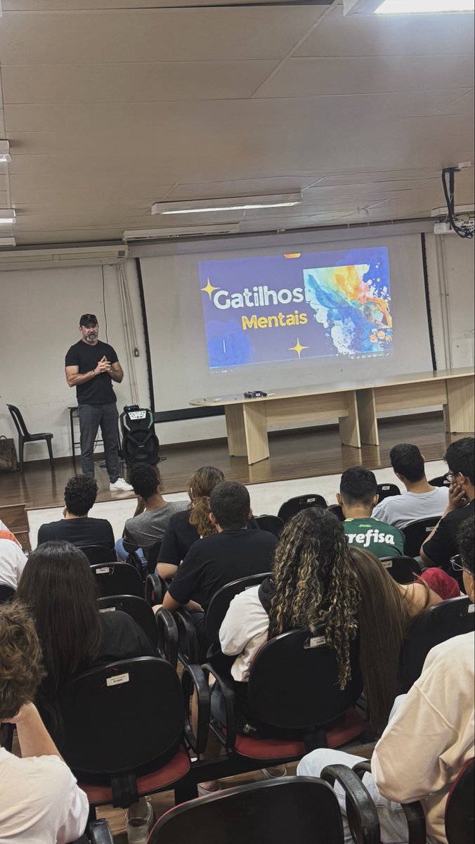 Belonconsultor's tweet photo. Foi um grande prazer realizar a palestra sobre funcionamento do cérebro e gatilhos mentais. @IFSPquicapi https://t.co/VSr1Xqt5CD