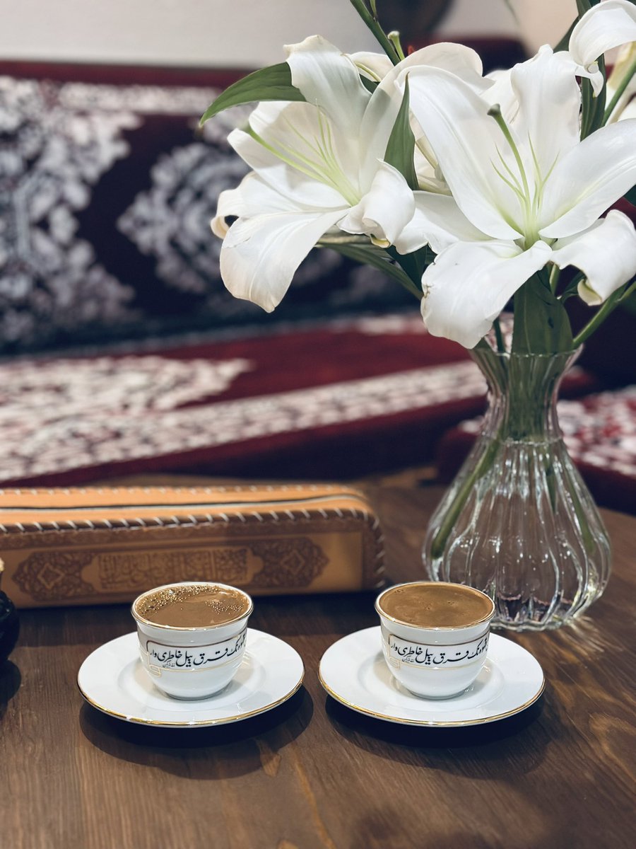 ayselivra's tweet photo. meslek mesaimizi bitirip meşguliyet mesaimize başladığımız saatler https://t.co/dvSkNtiXit