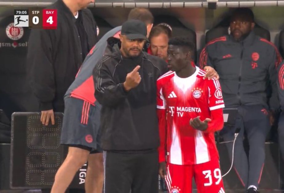 Bavari | دعس_باريس# tweet media