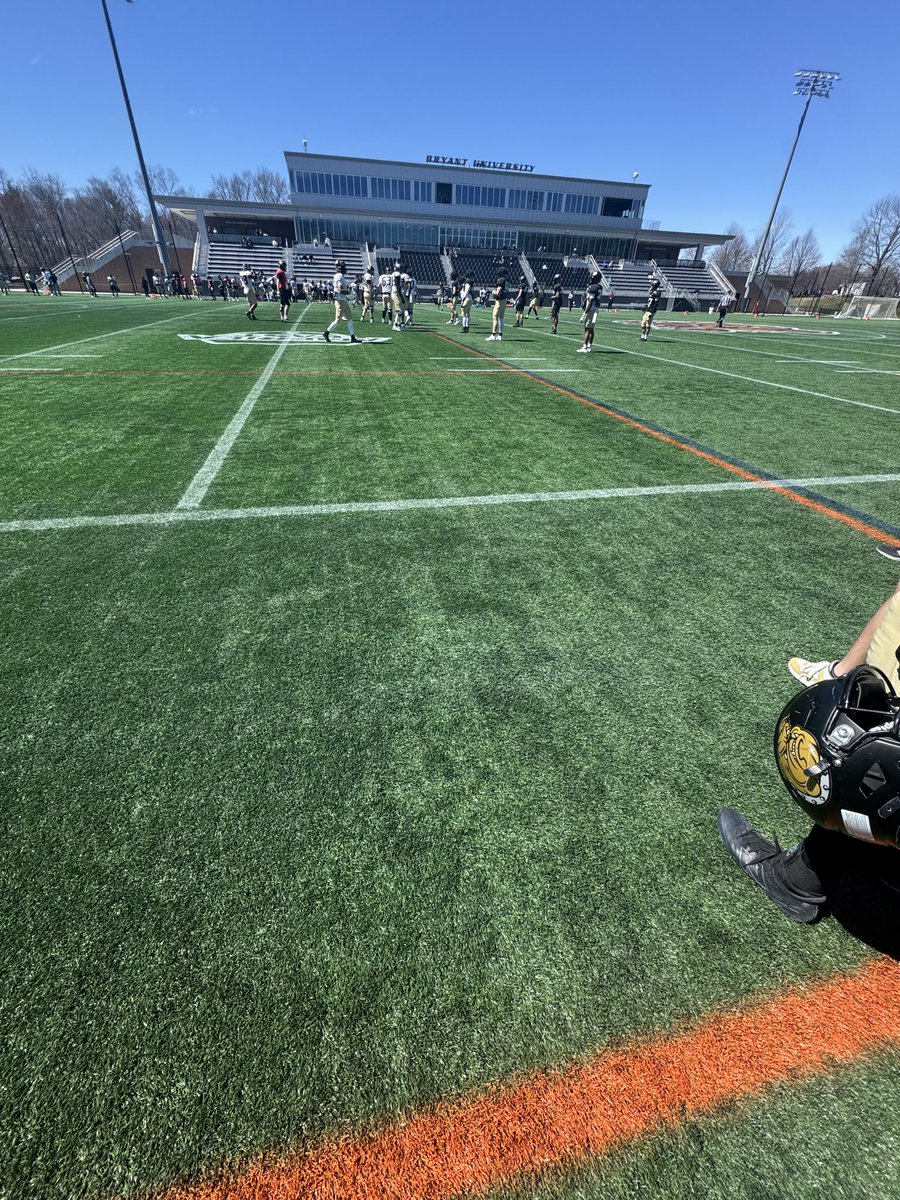 JamelFlomo1's tweet photo. Thank you @CMerrittMT @CoachBarese1 @CoachCPPearce @CoachFresilli for having me today at Bryant for the Scrimmage. @hendrickenfb https://t.co/8Jrdjh1wOb