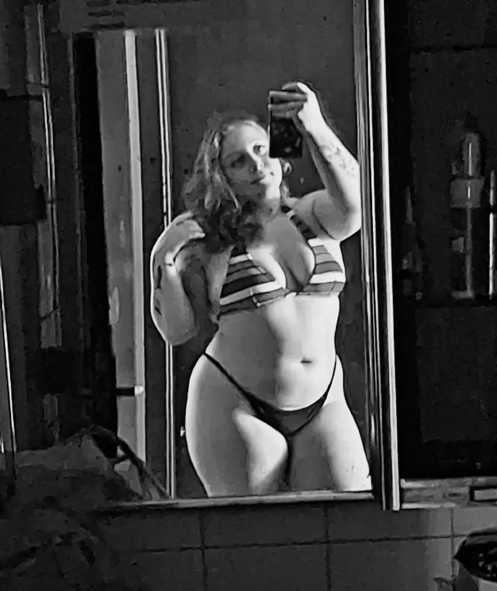 uepaaa101's tweet photo. i wish i could fuck this girl hard https://t.co/L2itn64uin