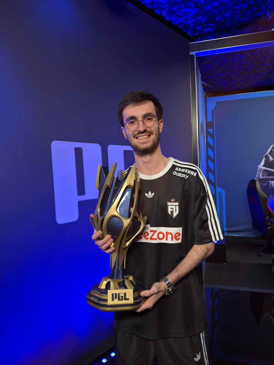 FUT Garrixer - Nathan tweet media