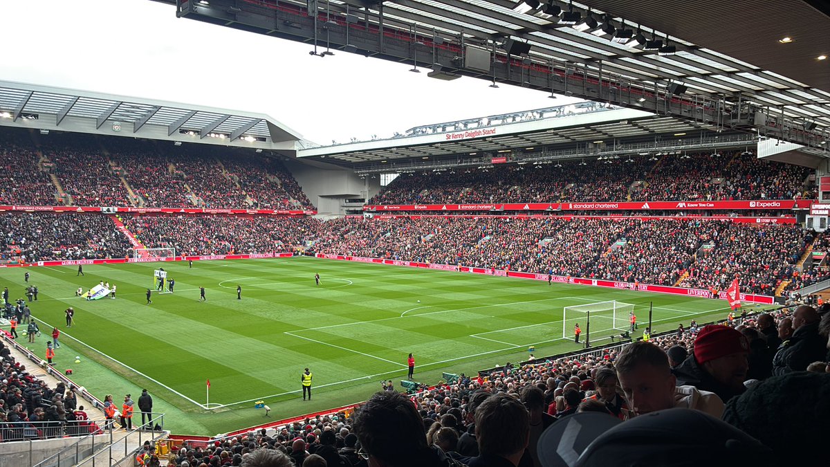 Satamrun's tweet photo. @REDticketMenIRE Great day &amp; Reds back winning again.  Thanks @REDticketMenIRE  for sorting.  Very much appreciated. https://t.co/bwaHpXRGhz