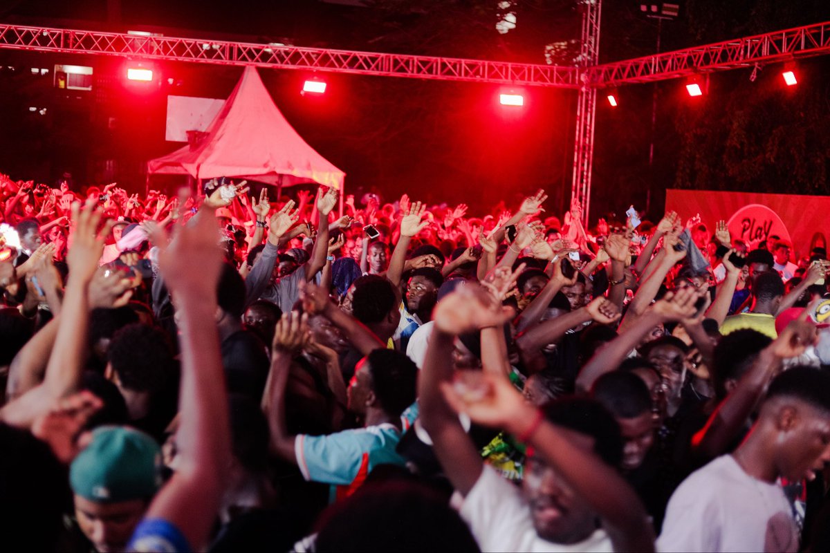 WeAreiSel's tweet photo. Just look at that crowd 🔥🔥🔥 https://t.co/5QHuxATnlg