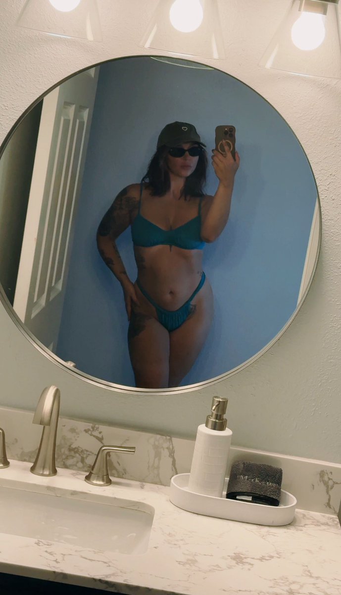 MsSavage tweet media