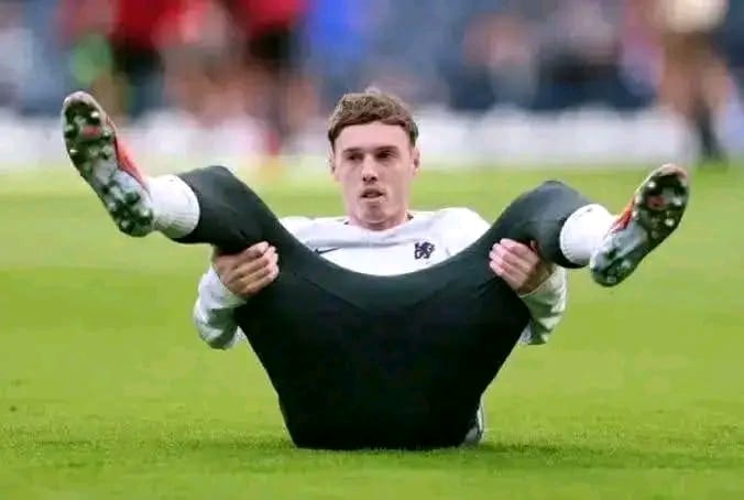 Everybody want Chelsea should open leg like this Abeg oh I need the champion League.