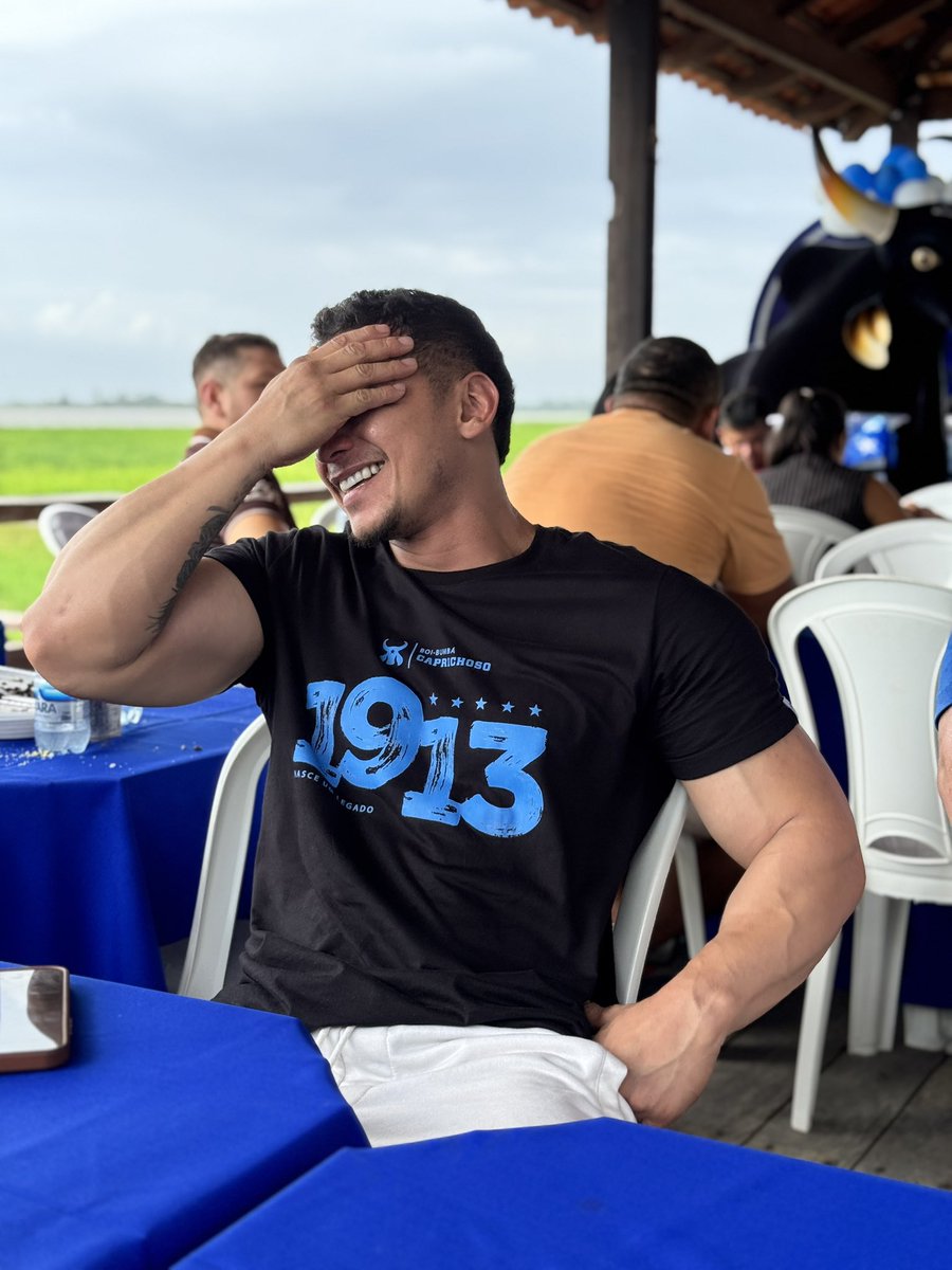 Foco no gshow gente, o voto é no boneko 

gshow.globo.com/realities/bbb/…