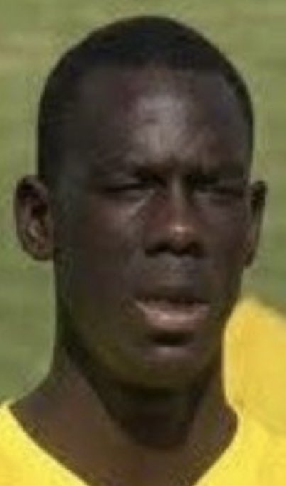 s.Le pain en smoking tweet media