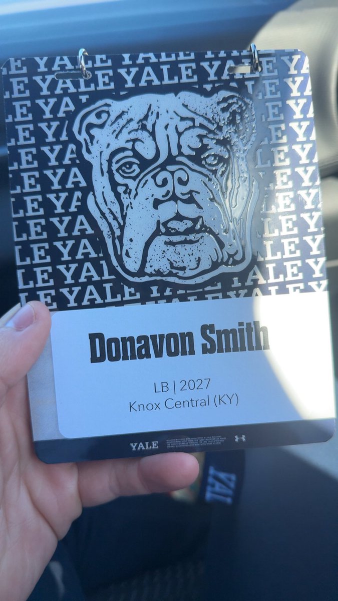 donavon_smith42's tweet photo. I had a great time at Yale today!!

@coach_cahill @coach_smcgowan @AlexKurtzYale @StevenPartin @KnoxCentralFB @PrepRedzoneKY @CoachMillsKCHS @sethcmills @YUFBRecruiting @yalefootball https://t.co/ocVWClowb0