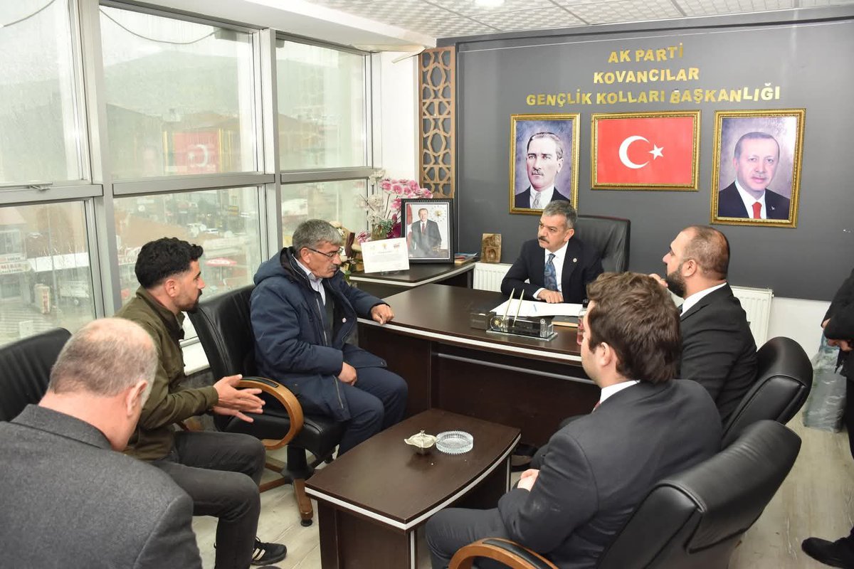 ridvankoc23's tweet photo. 📍AK Parti Kovancılar İlçe Başkanlığı

Milletvekilimiz Sayın.Erol Keleş Öncülüğünde, Yönetim Kurulumuz ile birlikte "Merkez Mahalle" başkanlarımızla bir araya gelerek istişarelerde bulunduk.

Ardından muhtarlarımız ve vatandaşlarımızla da bir araya gelerek talep ve görüşlerini dinledik.

Teşkilatımızın sahadaki gücünü ve birlik ruhunu pekiştiren bu buluşmada emeği geçen tüm teşkilat mensuplarımıza teşekkür ediyorum.

@CengizDMRKY47 
@erolkeles23 
@isselmanoglu23