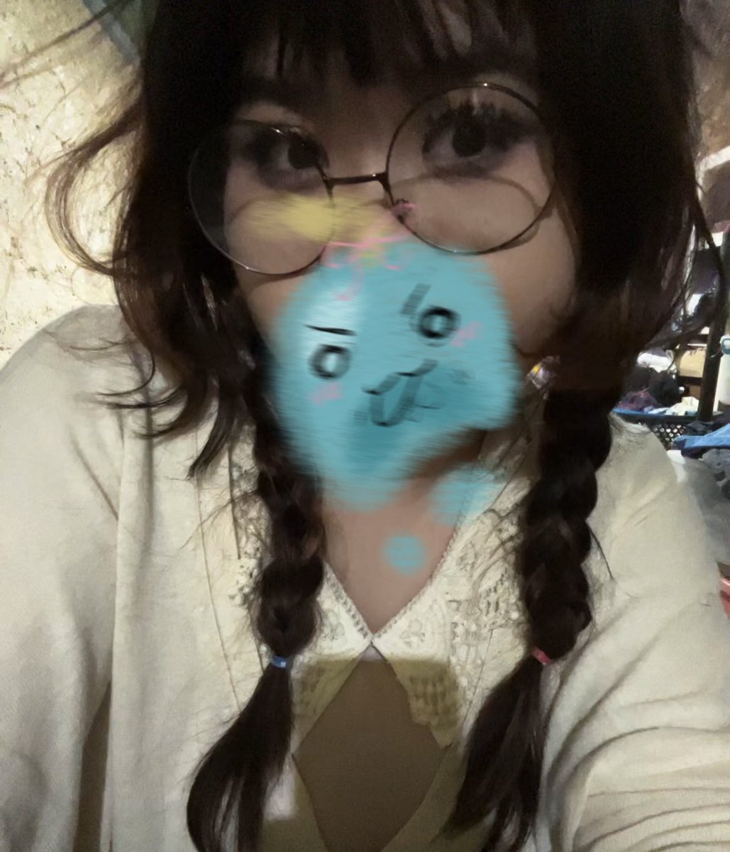 luvavys's tweet image. AHLALALALALALAL (y we lowk hit the same angle tho) #dewyselfieday