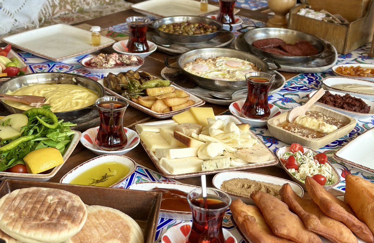 izmirgibiyiz 🇹🇷 tweet media