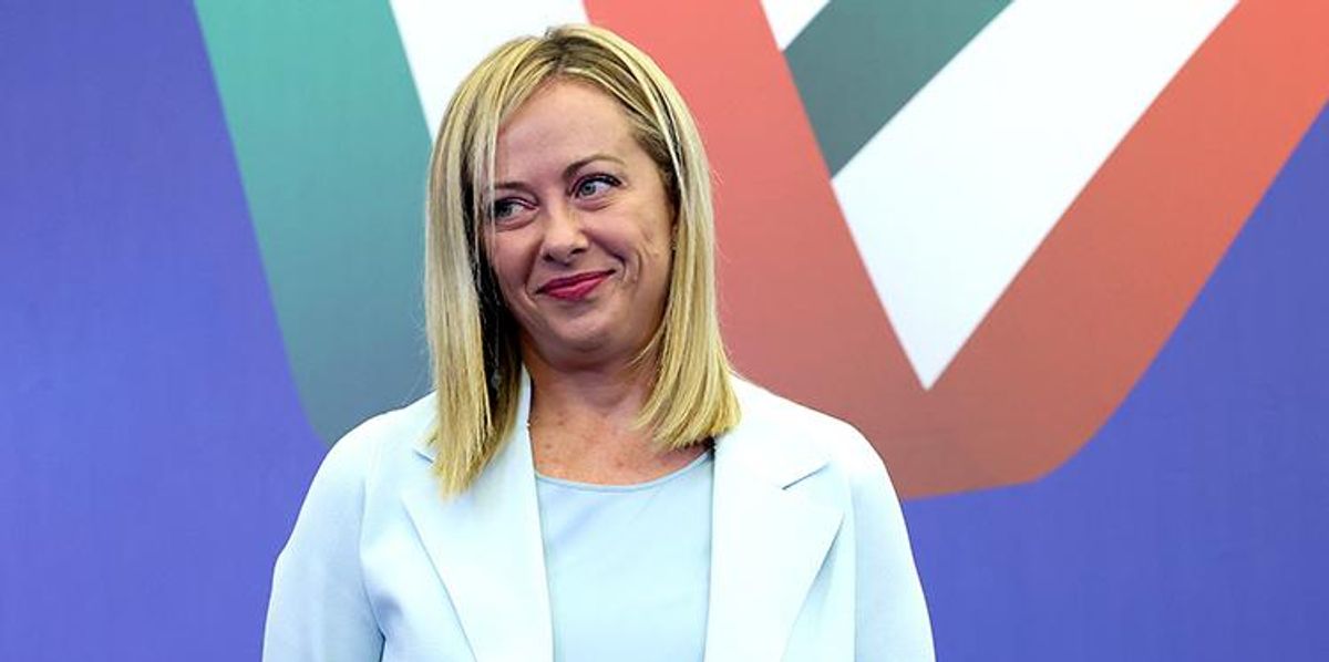 İtalya, okullarda LGBT sembollerini resmi olarak yasakladı.