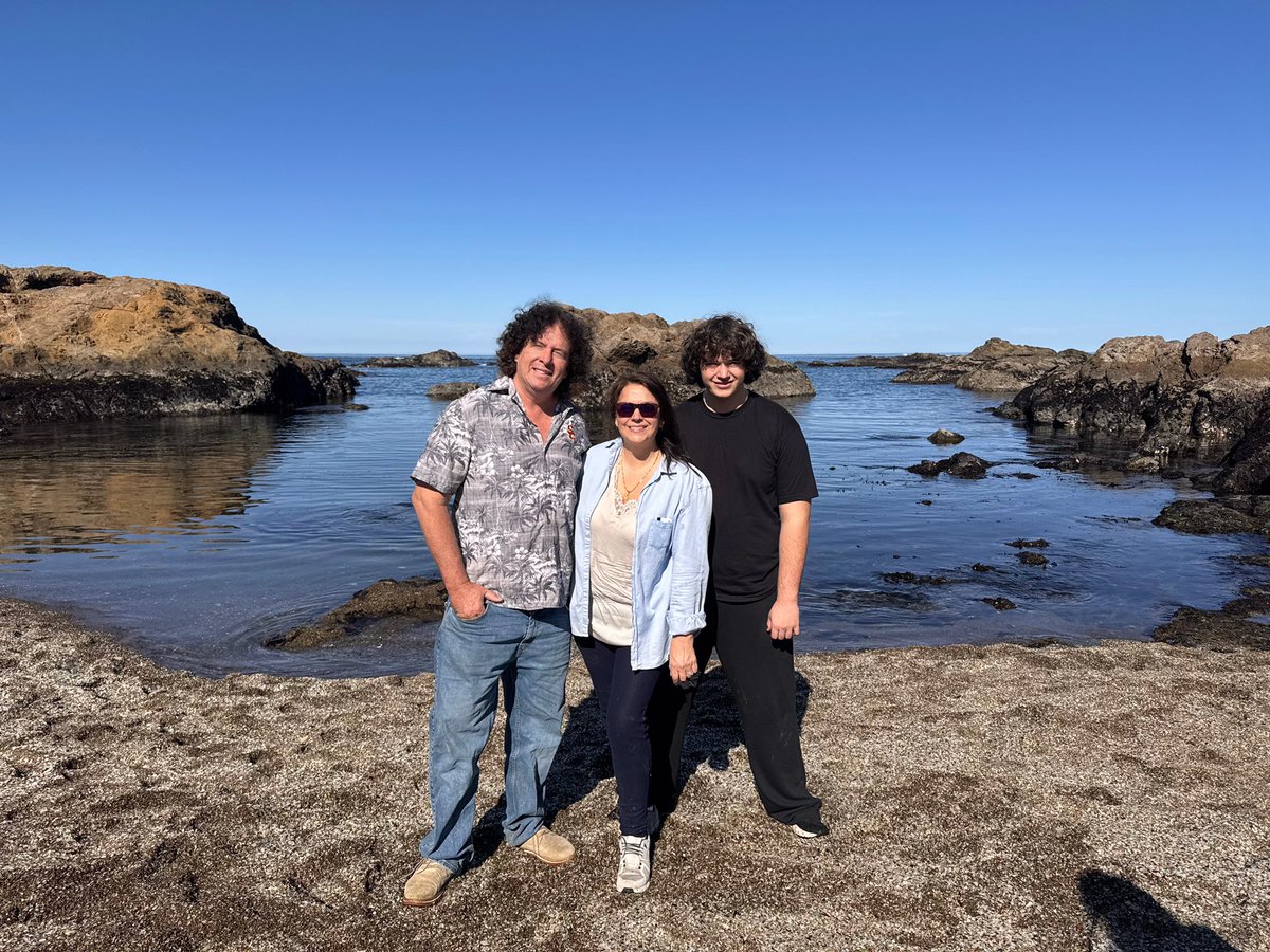 LukeJSpalla's tweet photo. Spring break in Mendocino, CA 🌊
#family #glassbeach https://t.co/DwcvoPZ5V7