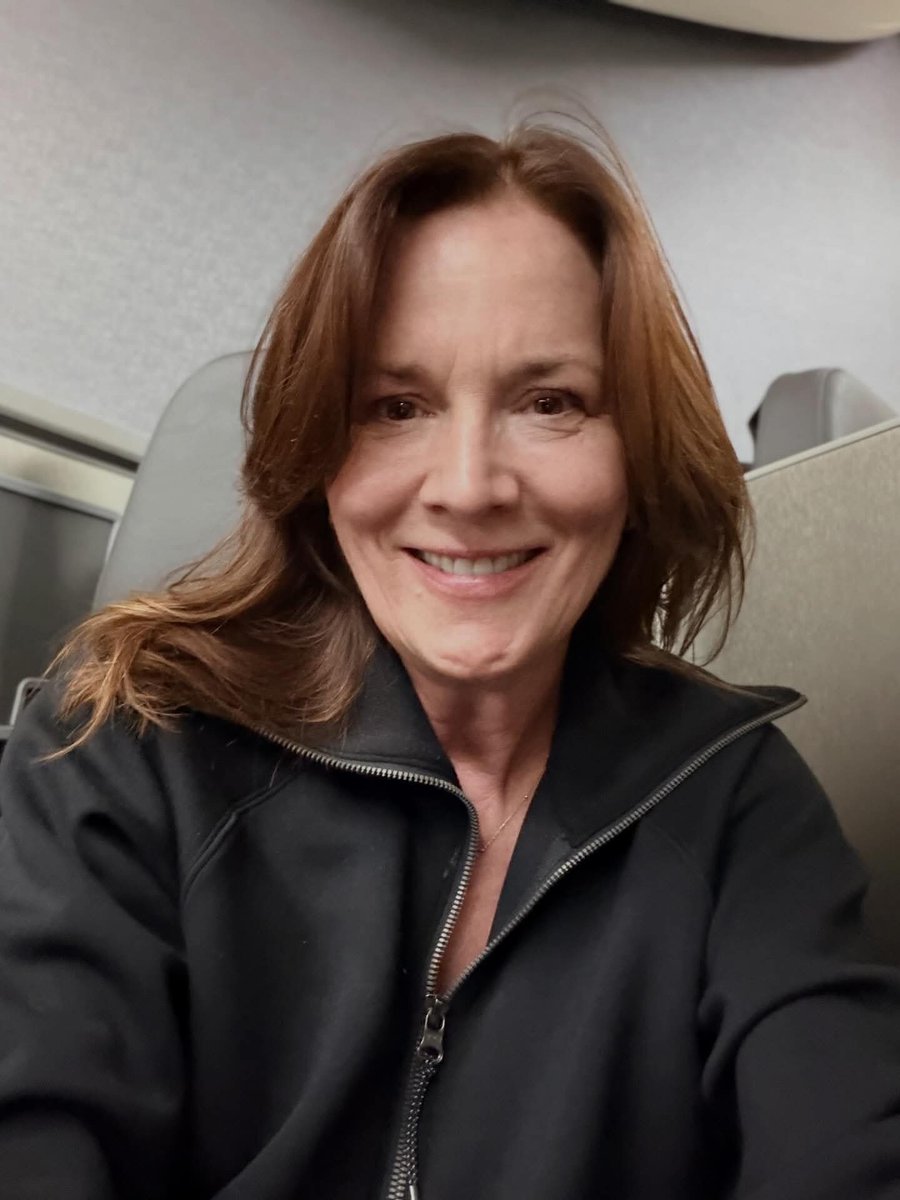 sasha_stana's tweet image. Our beautiful painting Lady #Laurelholloman on Facebook