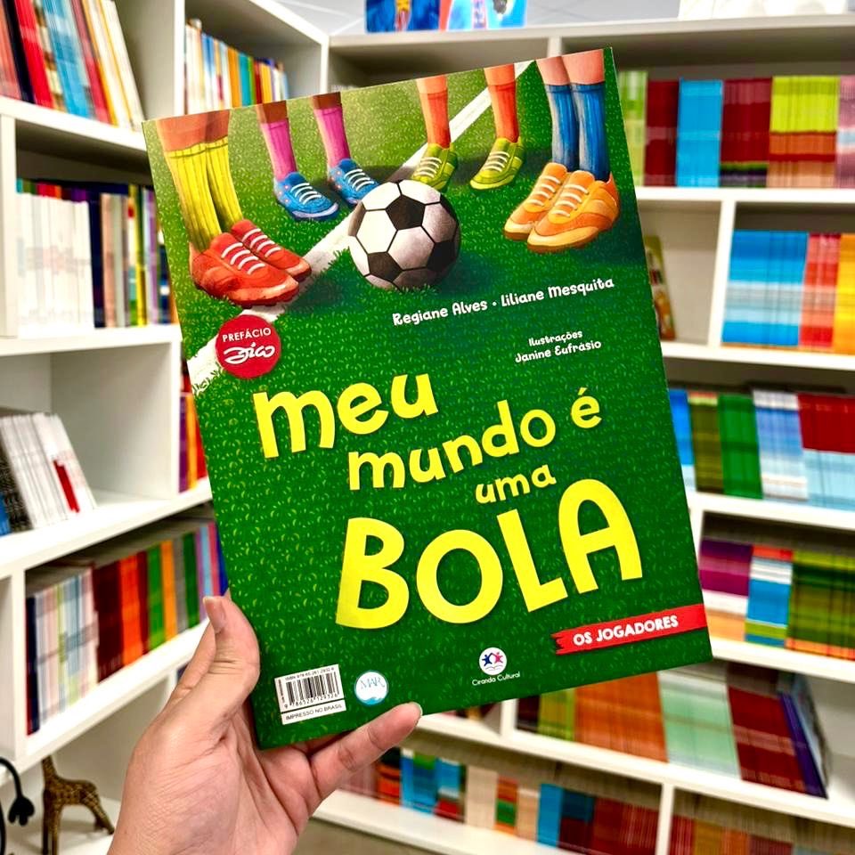 Amanhã, domingo (12/04), às 15h, tem o lançamento de Meu Mundo é Uma Bola, de <a href="/RegianeAlves/">Regiane Alves</a> e Liliane Mesquita 📚✨

Vai rolar na Livraria Travessa do Barra Shopping, com sessão de autógrafos!

Quem a gente encontra por lá? 💜