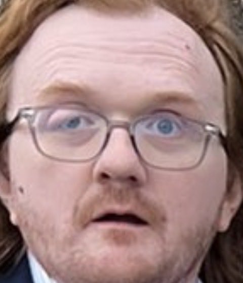 luca₄₂  tweet media