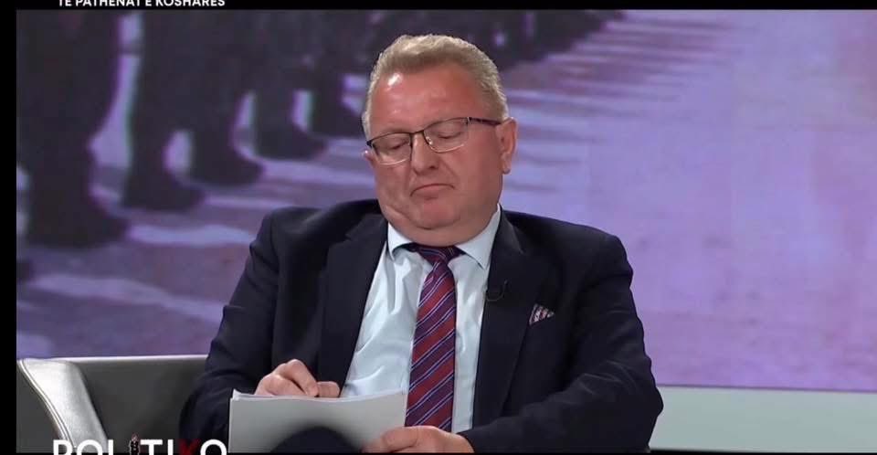 Vlora KURR nuk mund te behet Kryeministre. tweet media