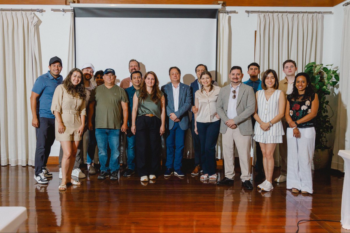 Prosperahn's tweet photo. Próspera recibió a una delegación de inversionistas mexicanos del sector infraestructura, construcción y bienes raíces, en una visita para explorar oportunidades y generar alianzas.

11 ejecutivos conocieron de primera mano el potencial de Próspera ZEDE como plataforma de desarrollo con reglas claras, innovación y conexión a mercados globales.

Así se abren nuevas oportunidades para la inversión y el empleo en Honduras.

Más información: https://t.co/i6rGelFKCe