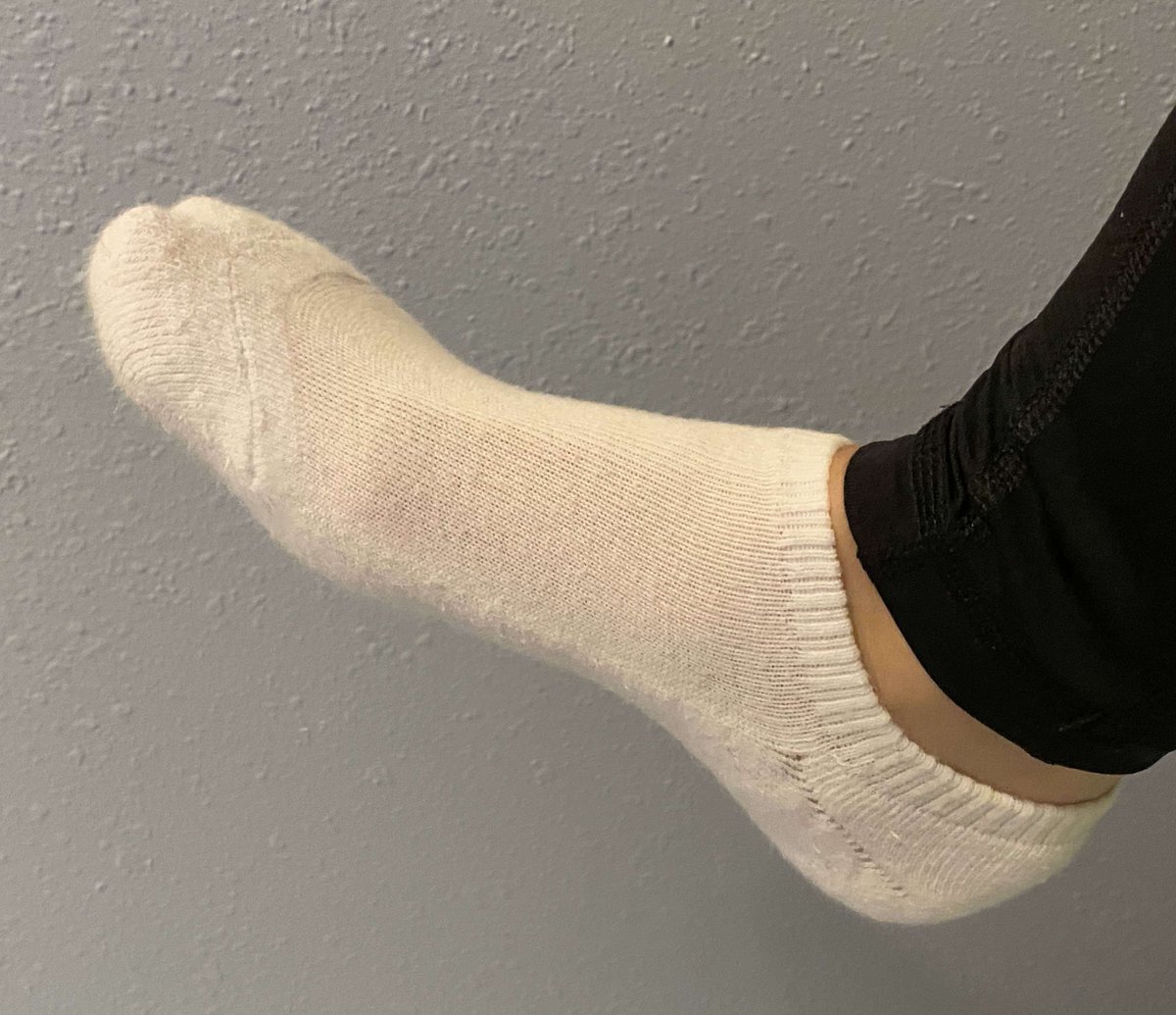 Aneoko ⚡️🤍 DEBUT 2026 tweet media