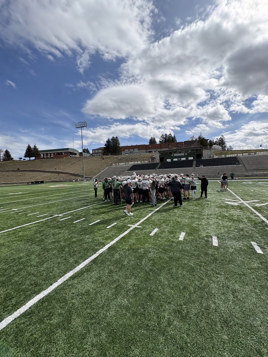 Montana Tech Football tweet media