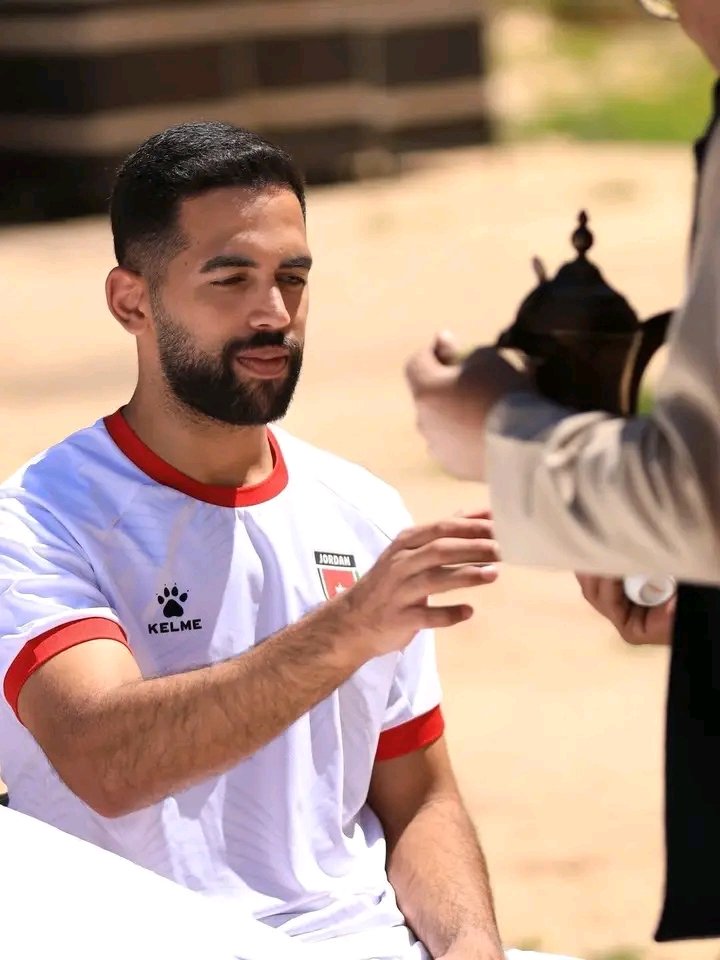 NNAhmad10's tweet photo. بالله تصبوا هالقهوه وزيدوها هيل
واسقوها للنشامى ع ظهور الخيل ❤️🇯🇴 https://t.co/FdXwdHl0di