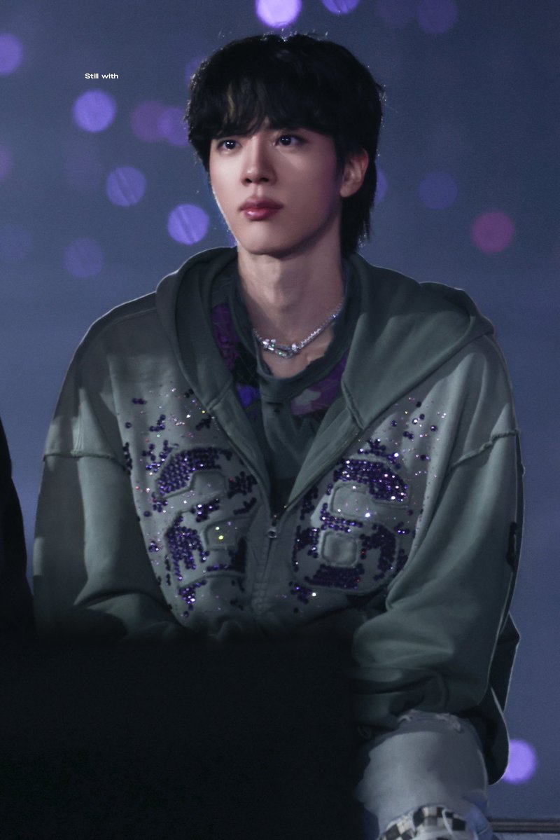 Still with tweet media