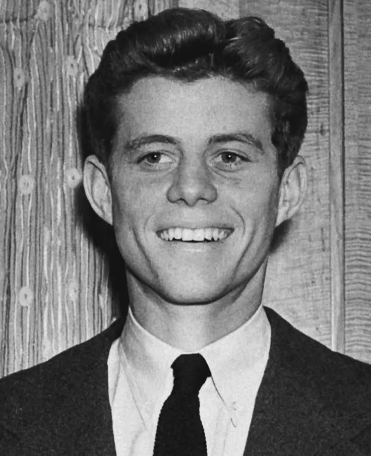 audrey hepburn enthusiast tweet media