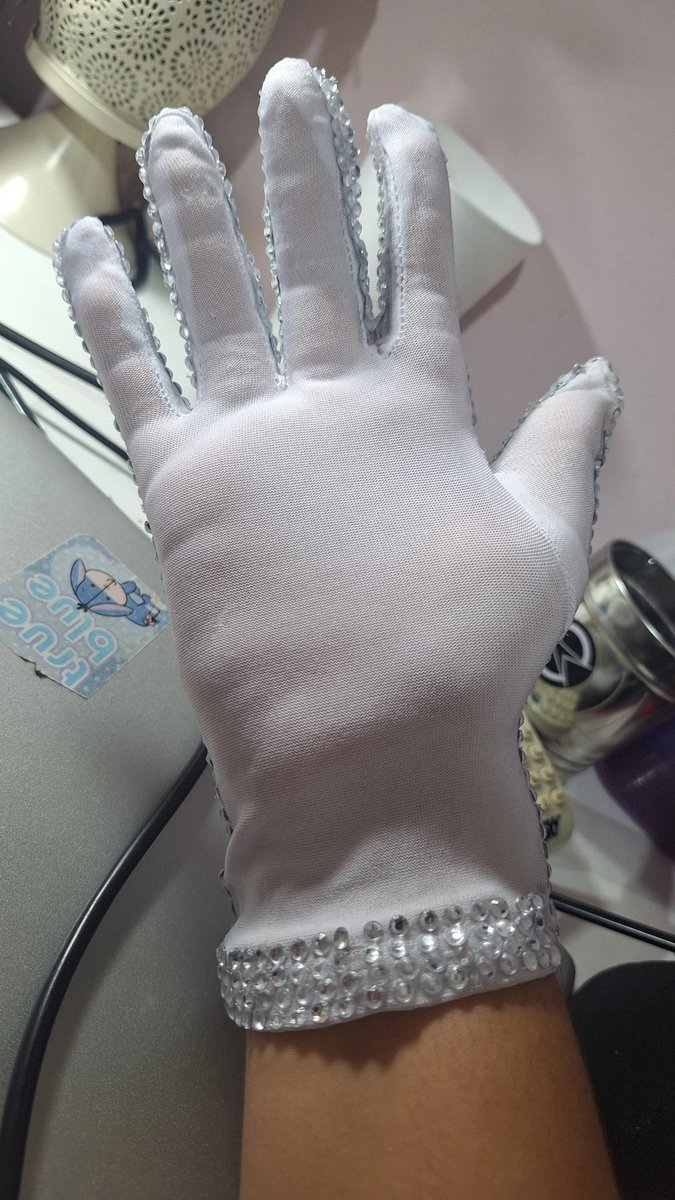 𝖈𝖔𝖑𝖔𝖒𝖇𝖎𝖓𝖆 MICHAEL MOVIE! tweet media