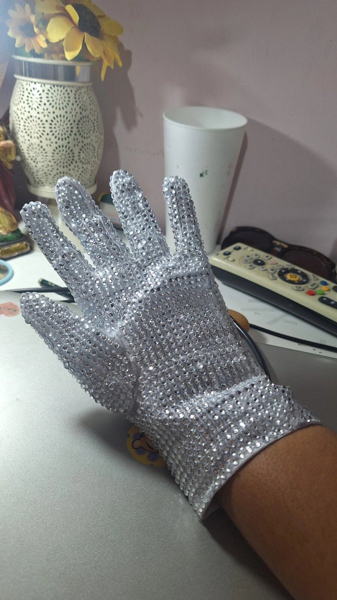 𝖈𝖔𝖑𝖔𝖒𝖇𝖎𝖓𝖆 MICHAEL MOVIE! tweet media