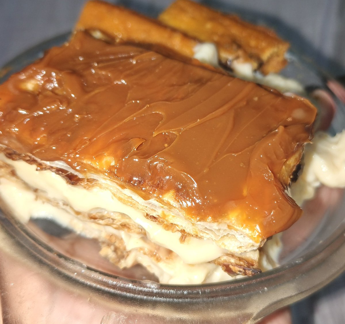 ciberjet24's tweet photo. Mil Hojas rellena con Crema Muselina.
Cubierta de Arequipe.
Una Engordasion.
Recomiendo la harina #Aveiro
#ChefPappi
#Caracas
#Venezuela
#Milhojas https://t.co/ZykuqyoWEq
