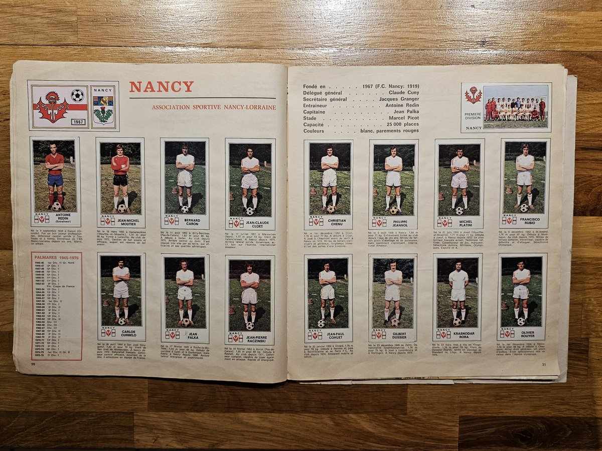 pressebasket's tweet image. L'arrivage du jour, cette relique, album Panini 1977, complet... Un pur bonheur 😍😍😍
#Panini #cardsaddict #football