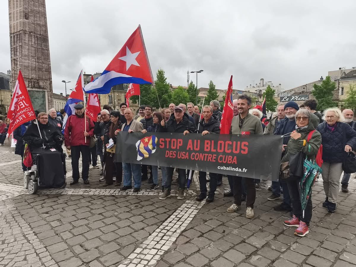 siempreconcuba's tweet image. 🇫🇷🇨🇺 #Francia se moviliza por Cuba. París y otras ciudades francesas acogieron concentraciones contra el bloqueo y las amenazas imperialistas. Organizaciones políticas, sindicatos y ciudadanos exigieron el fin de la guerra económica contra la isla

#CubaNoEstáSola #ICAPCuba