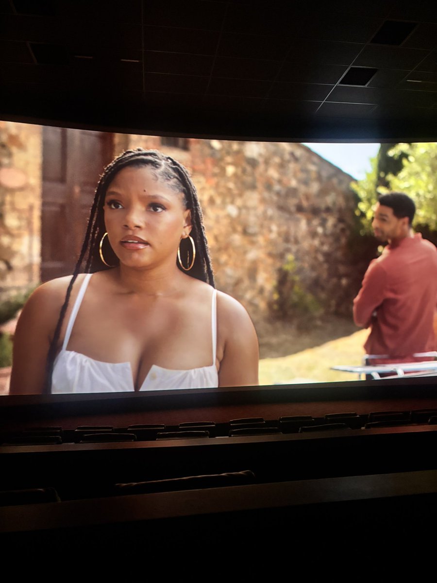 _adranay_'s tweet photo. @HalleBailey so beautiful 😍 #YouMeAndTuscany https://t.co/GF5mrd7h7E