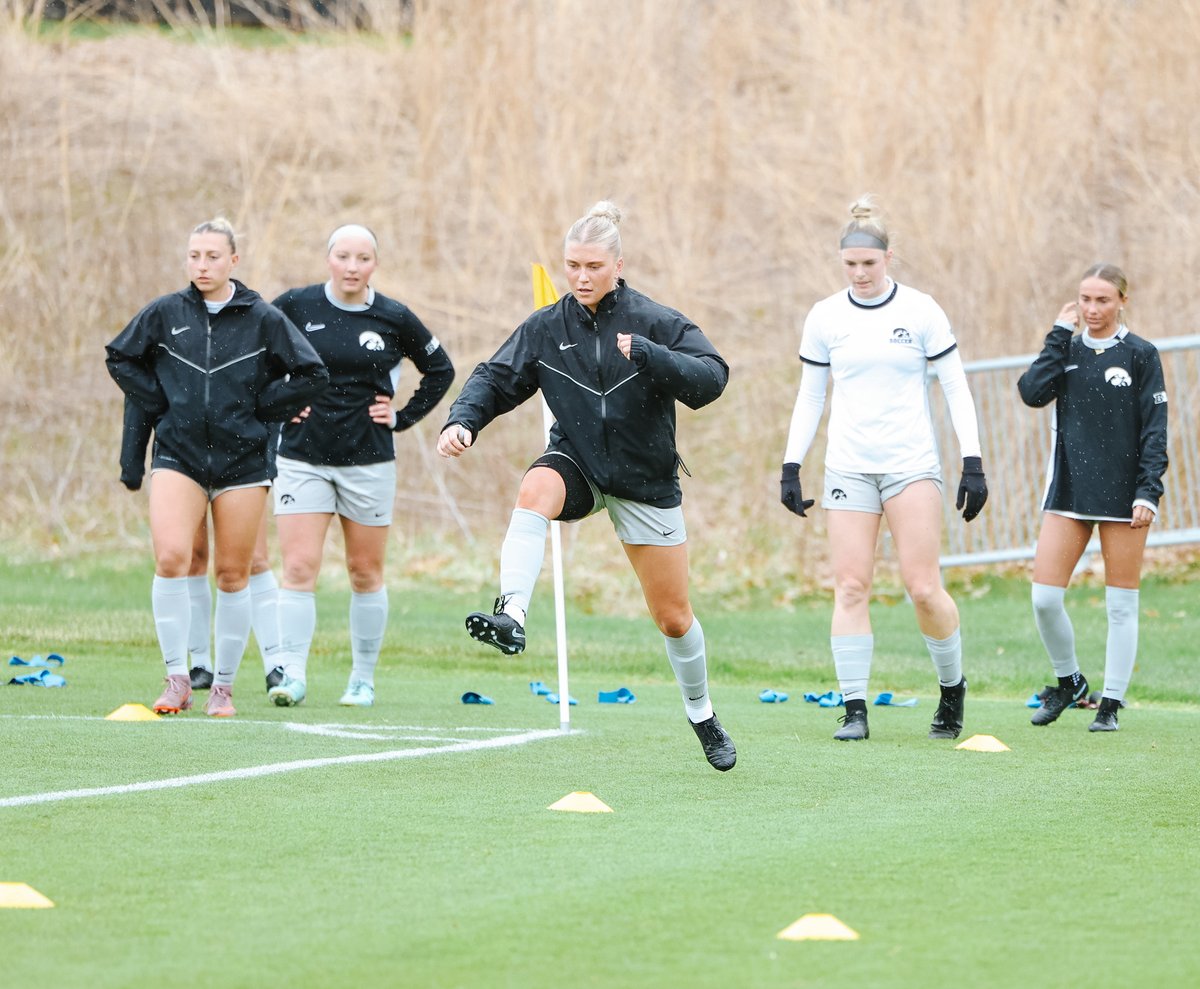 Hawkeye Soccer tweet media