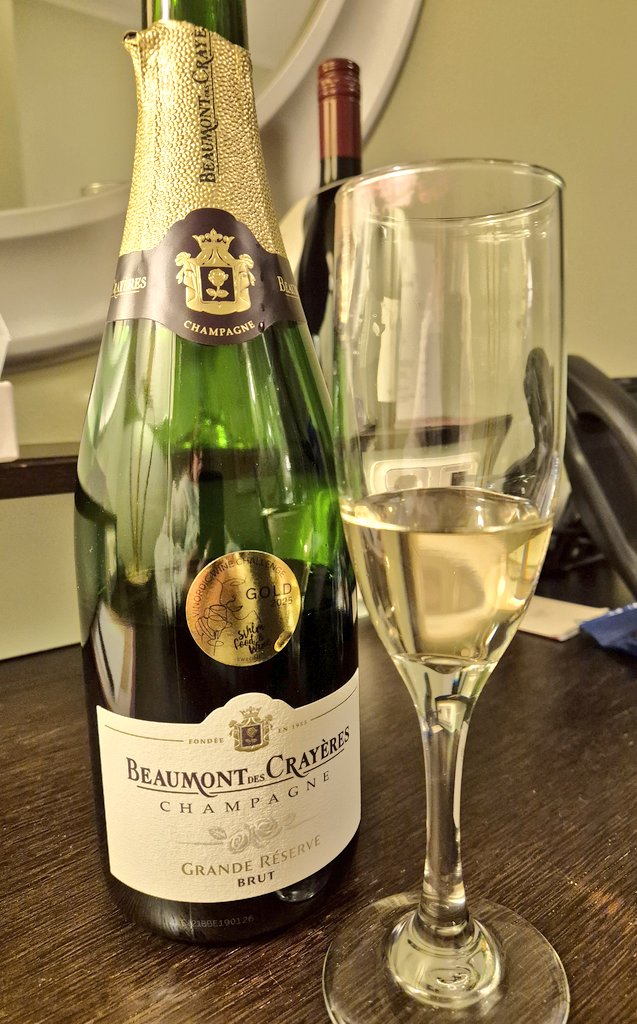 Är bjuden på Champagne på Stora Hotellet Jönköping 🍾🥂❤️