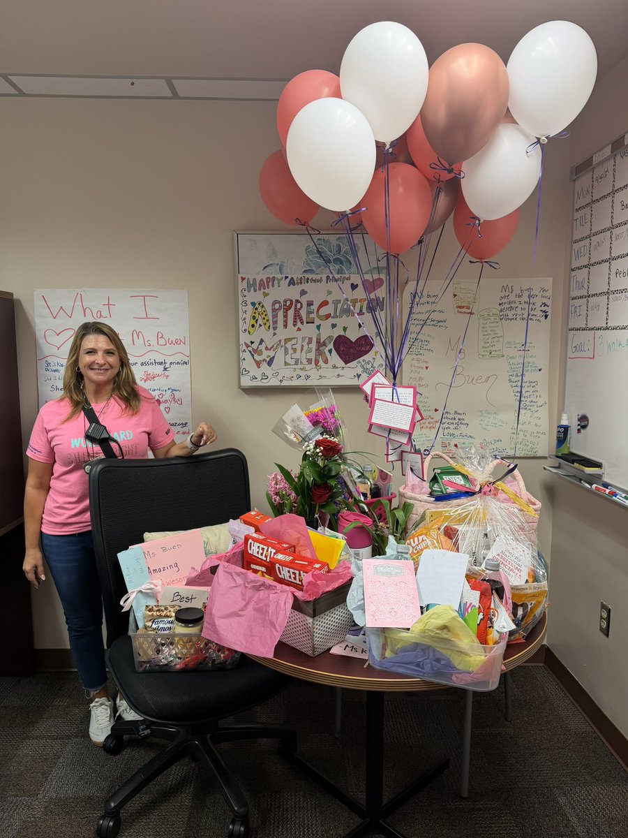 AllenParkElem's tweet image. Happy National Assistant Principals Week to Ms. Buen! Yesterday our faculty, staff and students showed her how much she is loved! Ms. Buen’s hard work and dedication makes our campus SHINE! @LeeSchools #APWeek26 #TeamAllenPark #ShootfortheStarsandShine