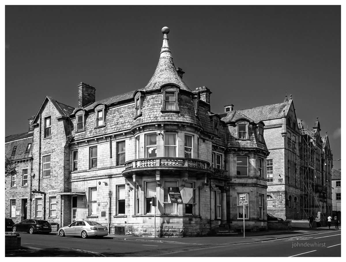 jpdewhirst's tweet photo. Former Belle Vue Hotel, Manningham Lane #Bradford. #bfdmonochrome #blackandwhitephotography https://t.co/sB4juhiGzC