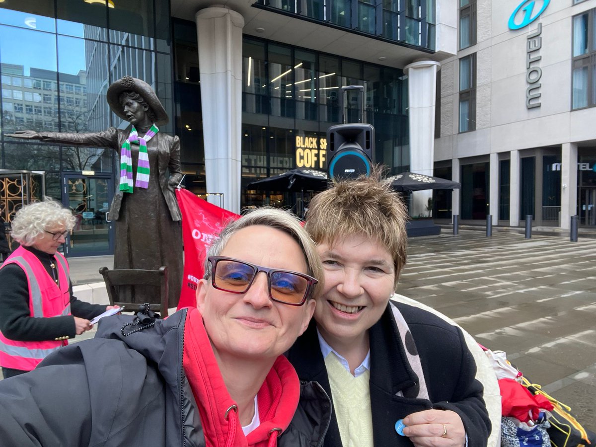 Claire Fox tweet media