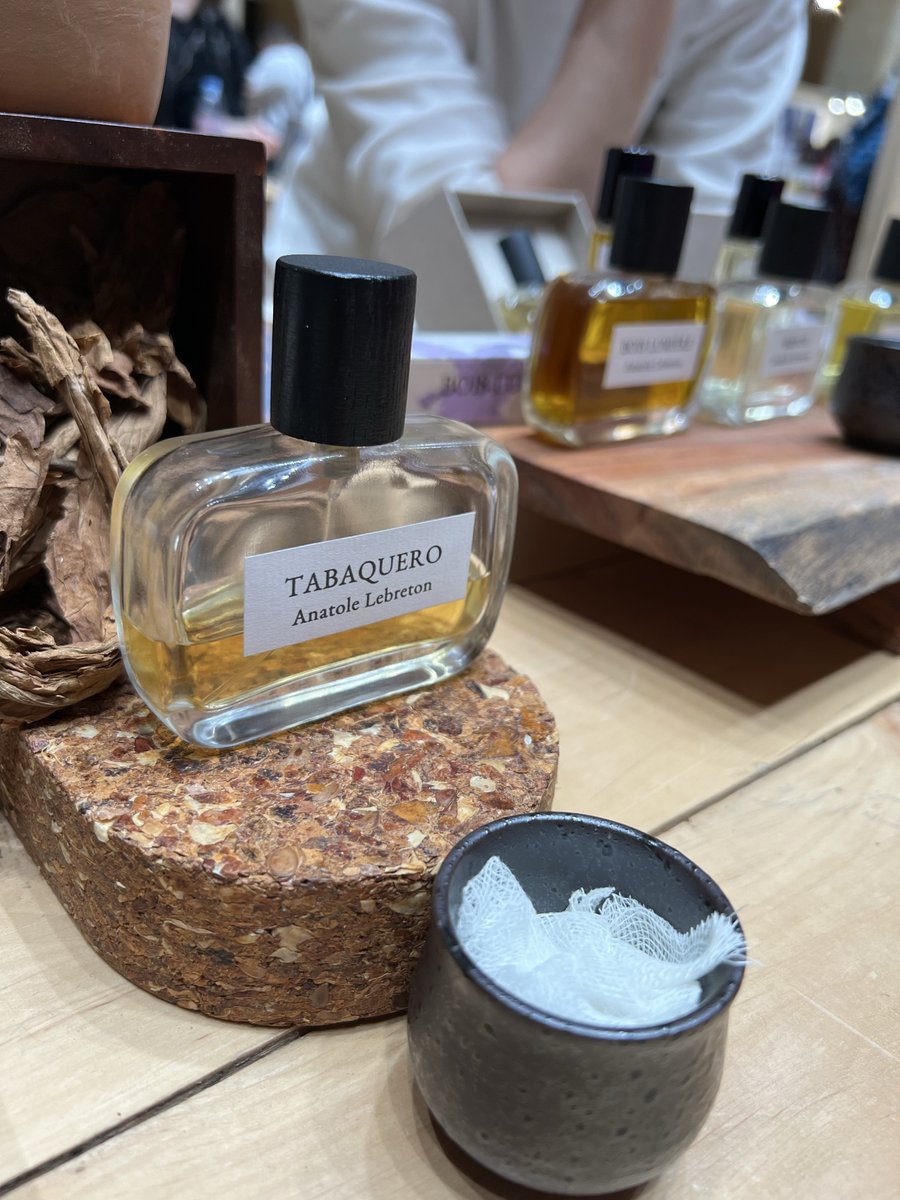 Cosmotron le parfumé tweet media