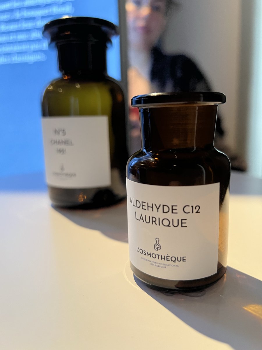 Cosmotron le parfumé tweet media