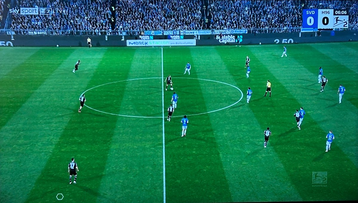 artsy_ft tweet media