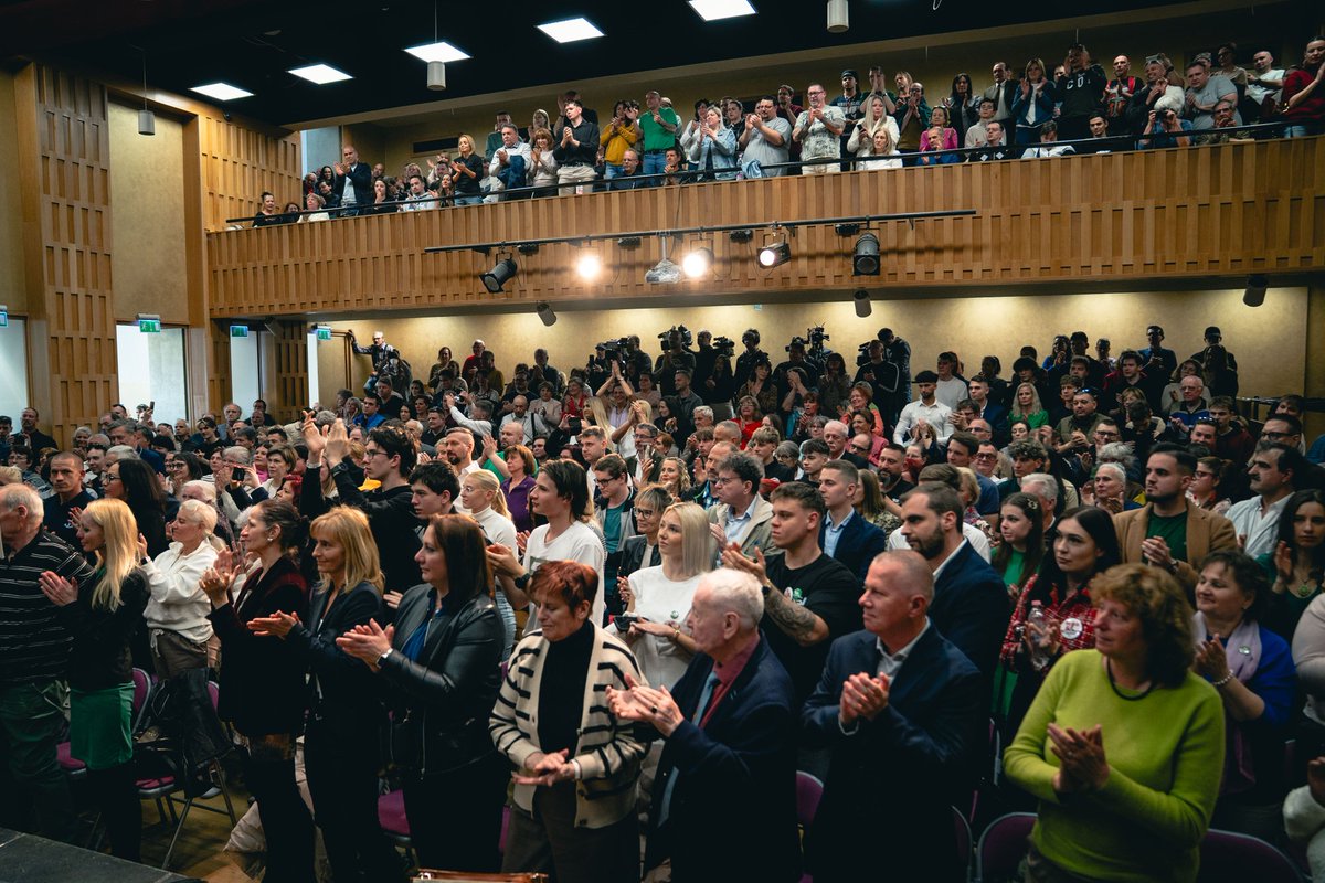 Toroczkai László tweet media