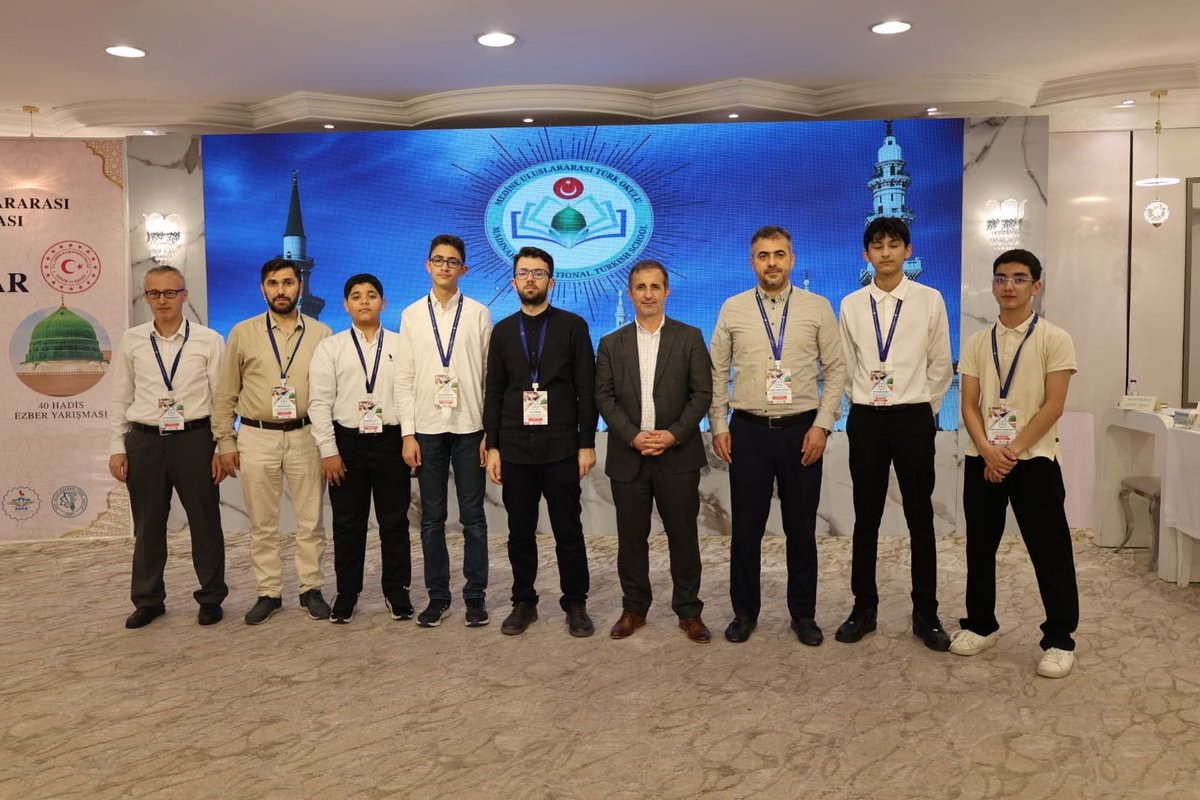 CiddeEgitim's tweet photo. Kızlar Ortaokul kategorisinde:
1. Lama Kherallah 
2. ⁠Emine Kutluk
3. ⁠Ayşe Temur 
Kızlar Lise kategorisinde:
1. Fatma Kutluk
2. ⁠Yüsra Tahir
3. ⁠Erva Osmanaoğlu 

Ezanı Güzel Okuma Yarışması 
Ortaokul kategorisinde:
1. Mustafa Çiftçi
2. ⁠Ömer Kavuzi
3. ⁠Muhammed Özbek https://t.co/5KVUNSLn62