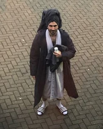 Ben's plaid shirt💚 tweet media