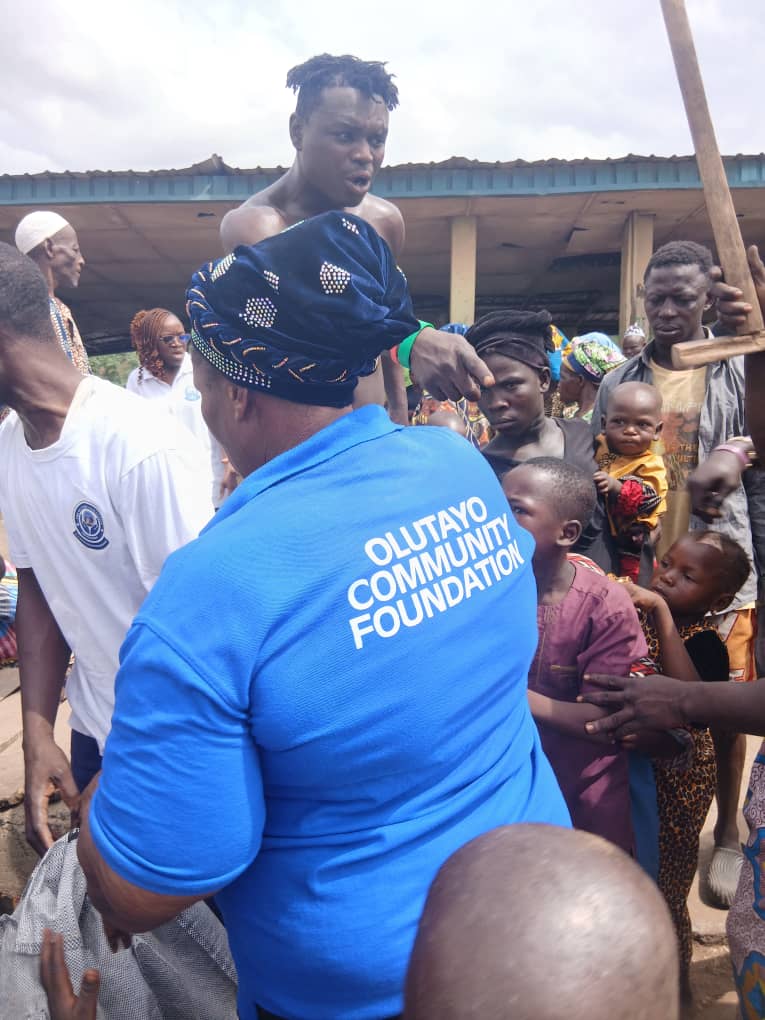 OlutayoThe99381's tweet image. Be inspired by shots from our distribution program at Abeokuta, Ogun state.
We are blessed to have this opportunity to reach out in this form and we are thankful to our Partners, friends and supporters.
On to the next one....
#ocf
#olutayofoundation
#ogunstate
#fooddistribution