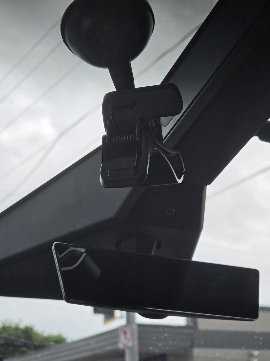 TexasTSLA tweet media