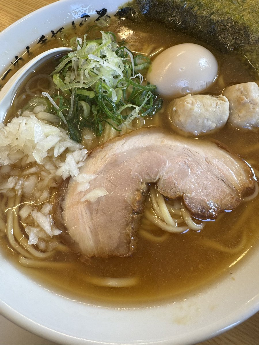 Satochan8207's tweet photo. らーめん手打 ほそ乃
＠駒形
特製煮干しらーめん、ちゃーしゅー丼、ジャンボ餃子
＃元景勝軒グループ
＃人気メニュー
＃他のメニューも気になる https://t.co/8vAihu1kSB
