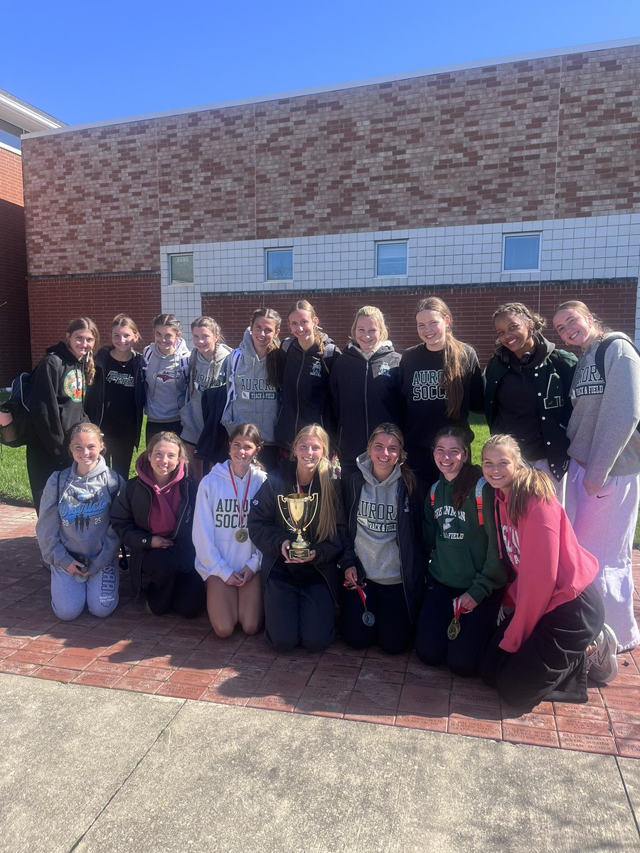 The Aurora Girls bring home the team championship from the Don Faix Invite today. 
🥇C Jenkins 1600, 800, E Jenkins 3200, Cicero 400, 4x400 (Mueller, Leon, Leindecker, Cicero)
🥈 Cicero 100, Miller 1600,800, 4x800(Koch, Rogonjic, Occhionero, E Jenkins) 4x200(Langham, Pierce,