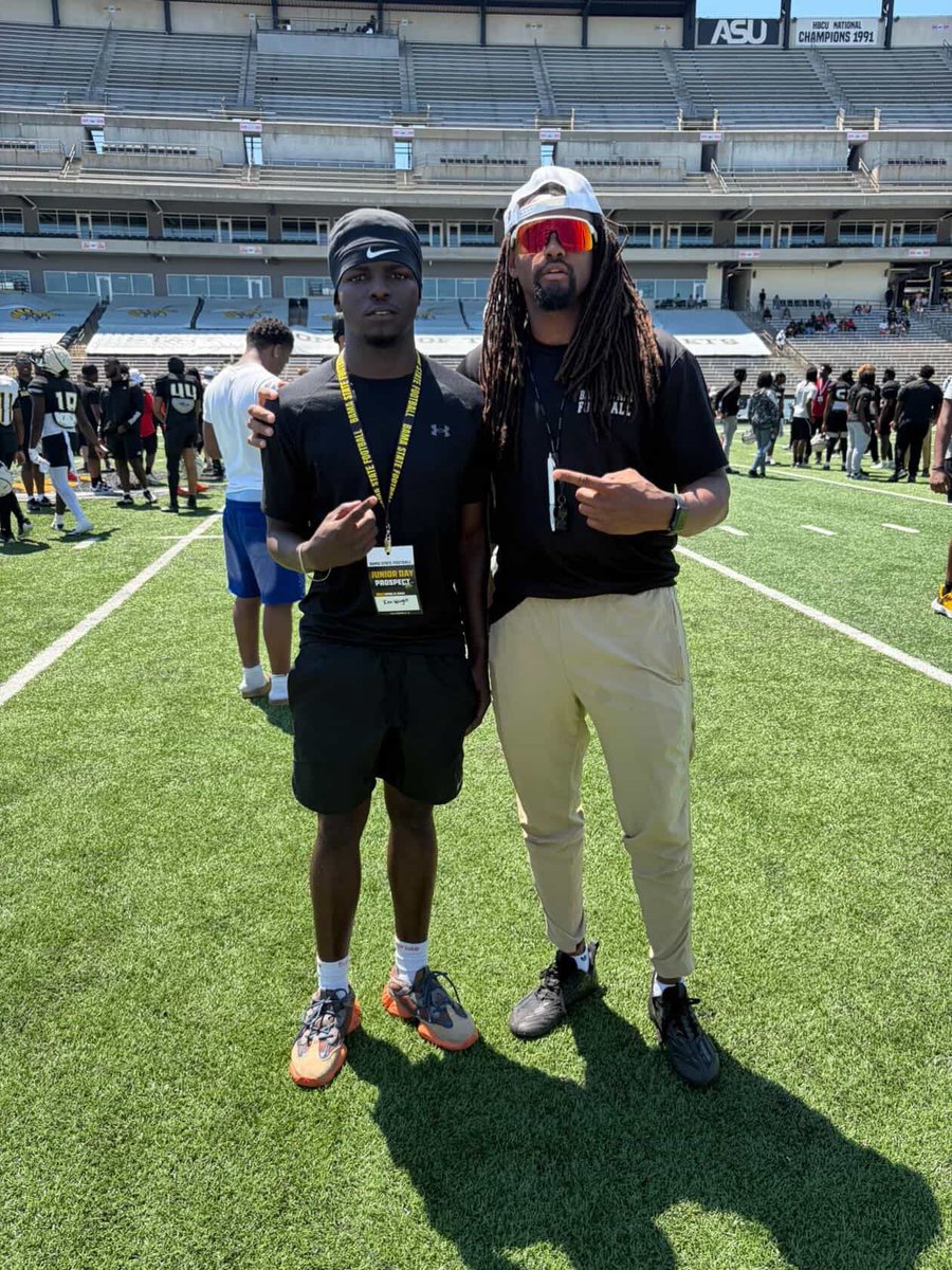 kenglizzy4's tweet photo. Had a great time at @BamaStateFB  today talking to @CoachLockdown23 &amp; @coachjcarrtmb can’t wait to come back in the summer and compete!!
@CoachBates7 
@CoachWright54 
@CoachHButler 
@tmoe_2 
@TribSportsLive 
@ShadesValleyFB 
@HallTechSports1 
@ROADRAGE2235 https://t.co/kUJfp0nWjD